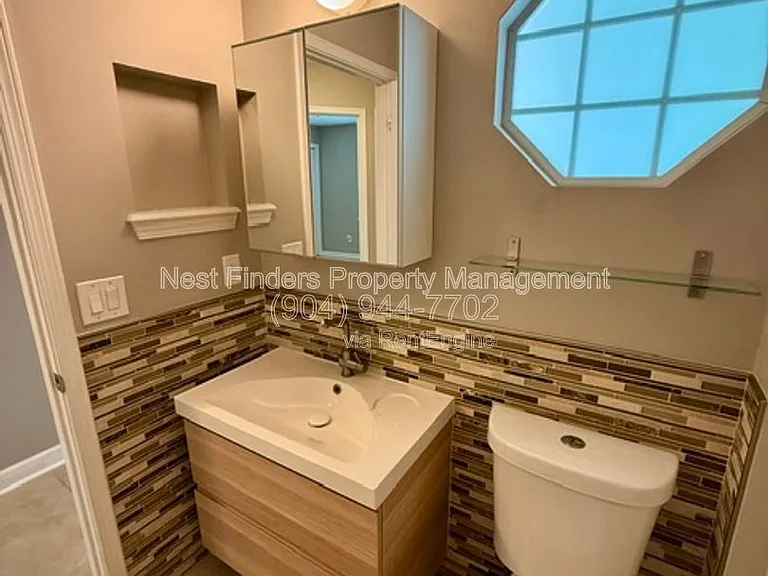 1695 Evans Dr S — Photo 24