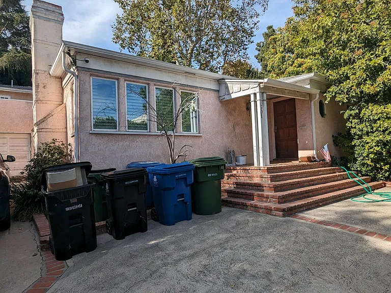 501 Veteran Ave — Photo 1
