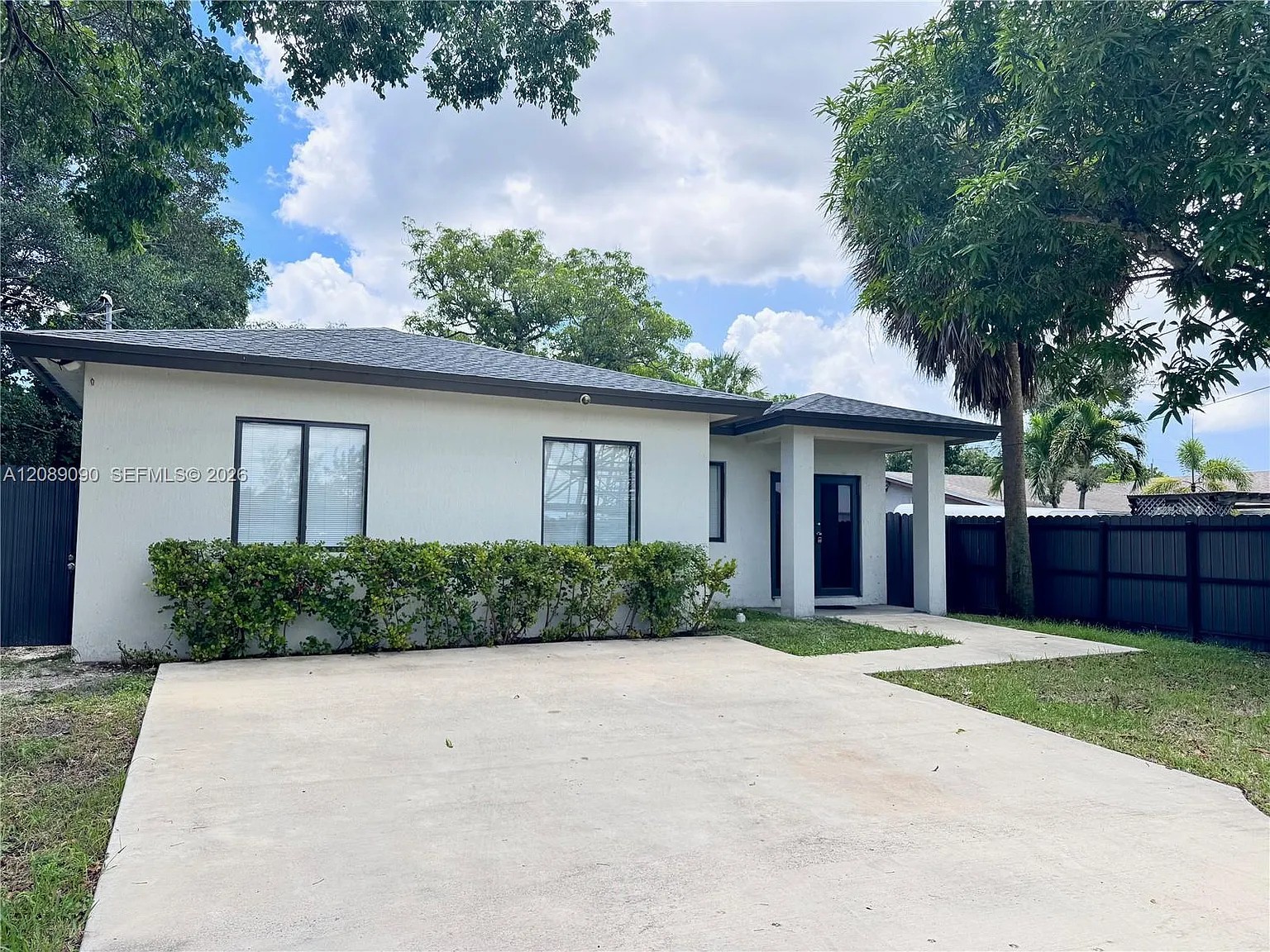 Dania Manor Corr Plat — Photo 2