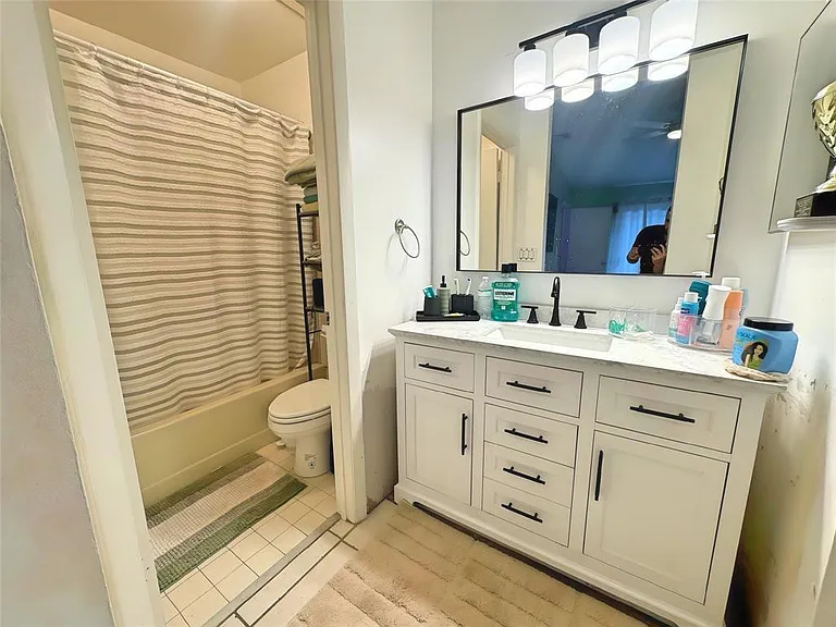 8007 NW 71st Ct — Photo 8