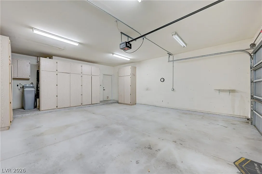2050 W Warm Springs Rd — Photo 2