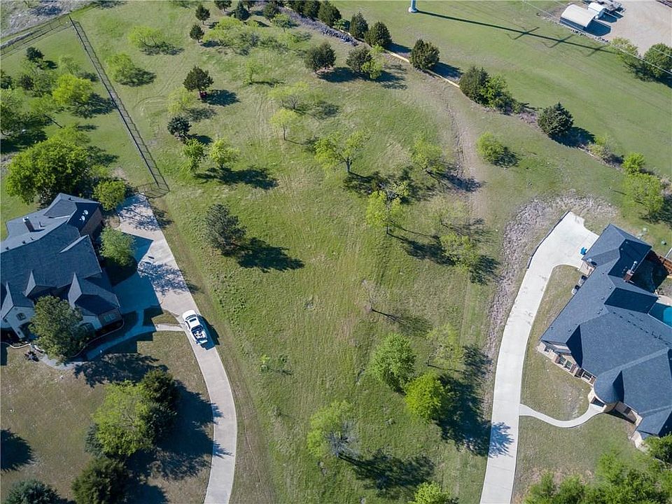 2nd image of 455 Calais Ct