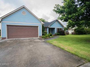 704 Mallard Dr, Jacksonville, NC 28540