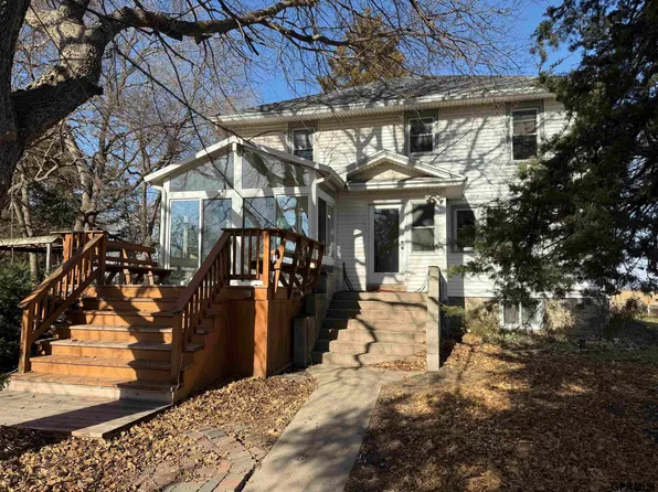 2011 County Road 9, North Bend, NE 68649