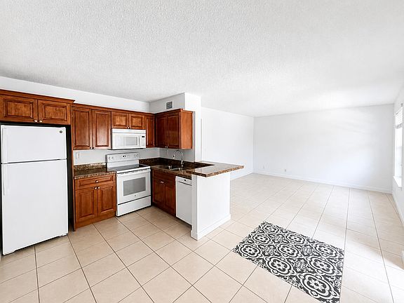 5th image of 11473 NW 42nd Street