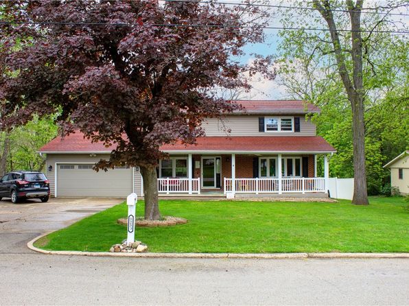 1230 Finley Ave, Mount Zion, IL 62549