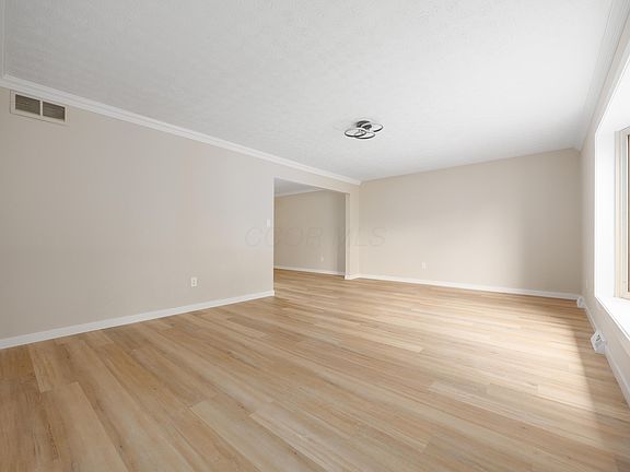 5th image of 6147 Olde Orchard Dr