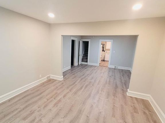 3rd image of 7006 Theota Ave
