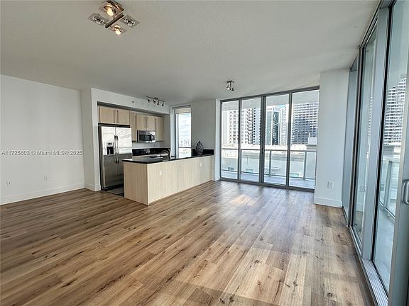 3rd image of 1111 SW 1st Ave APT 1820
