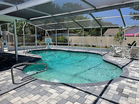 Screened Pool