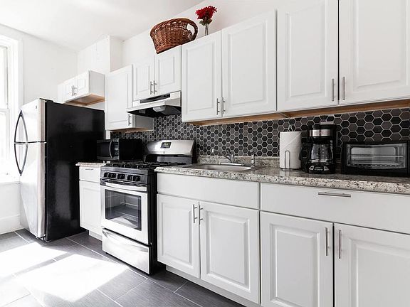 5th image of 686 Lincoln Pl #1