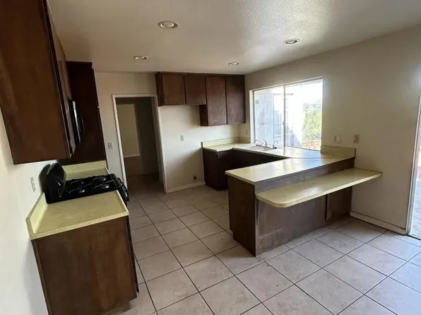 15170 Kingsway Dr, Lake Elsinore, CA 92530