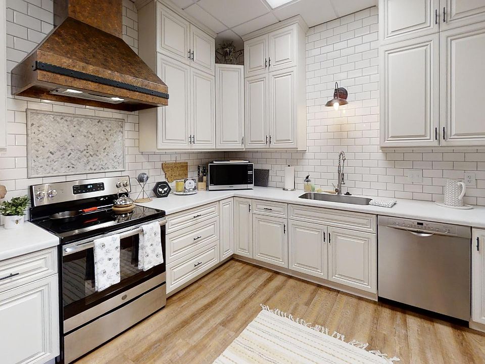 CoHo-Apt-2-Kitchen(1)_02152022