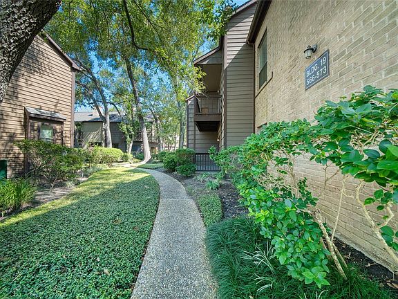 3rd image of 11711 Memorial Dr APT 573
