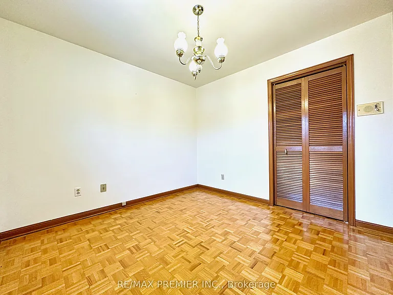 56 Fairchild Ave #MAIN — Photo 35