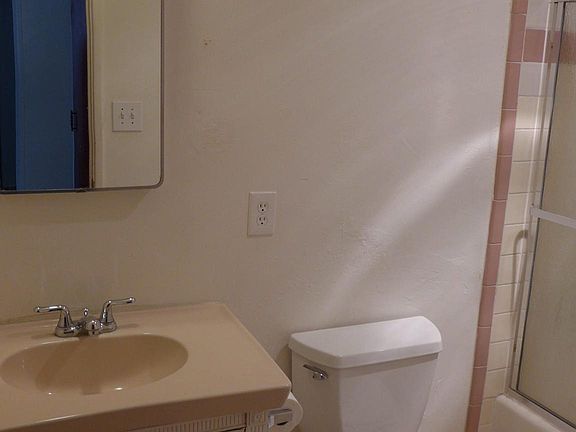 5th image of 2556 Deauville St