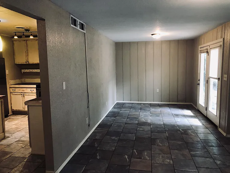 707 S Haugh Ave — Photo 15