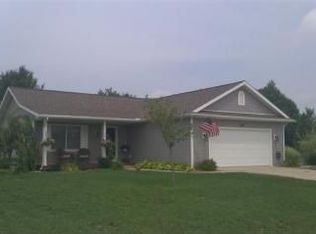 160 Nicole Dr, Brooklyn, MI 49230