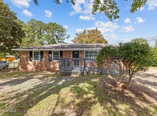 1102 Danbury Rd, Fayetteville, NC 28311