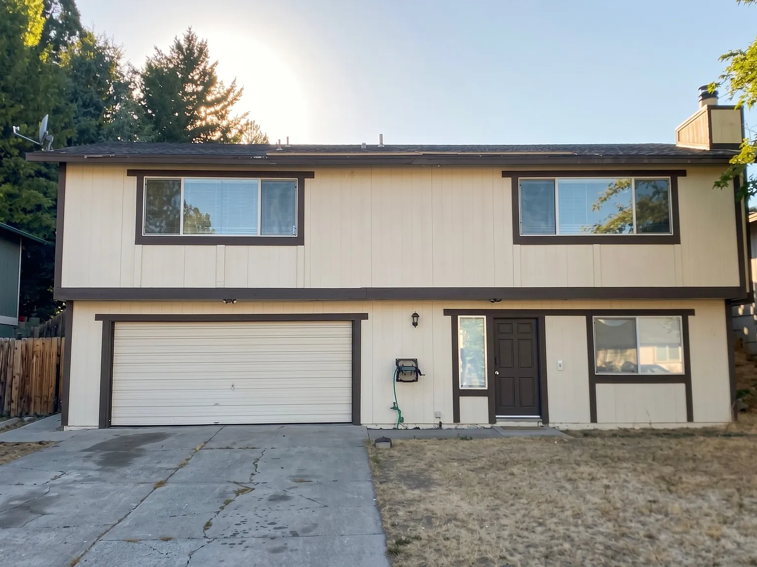 4 bed, 2.0 bath, 1964 sqft, $2,725 — Photo 1
