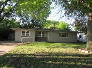 1125 W 7th Ter, Ottawa, KS 66067