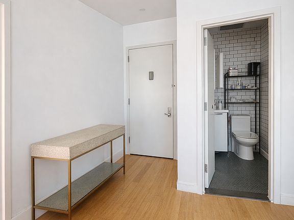 5th image of 802 Lafayette Ave #3B