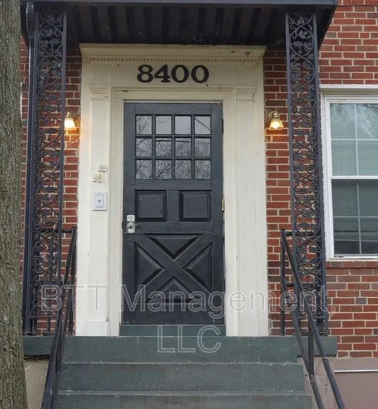 8400 Greenwood Ave #4 — Photo 32