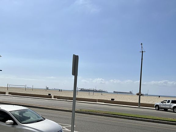 3rd image of 5211 E Ocean Blvd #5