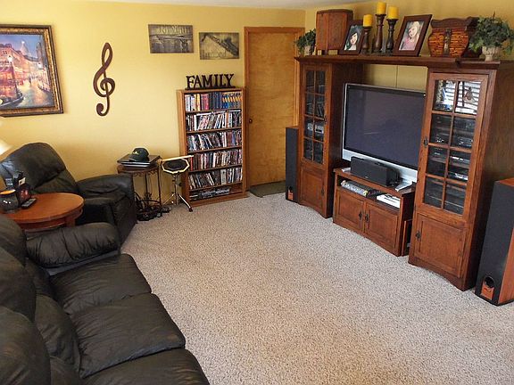 2nd image of 20829 Greenmont Dr