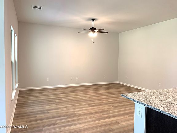 4th image of 107 Cainwood Ct