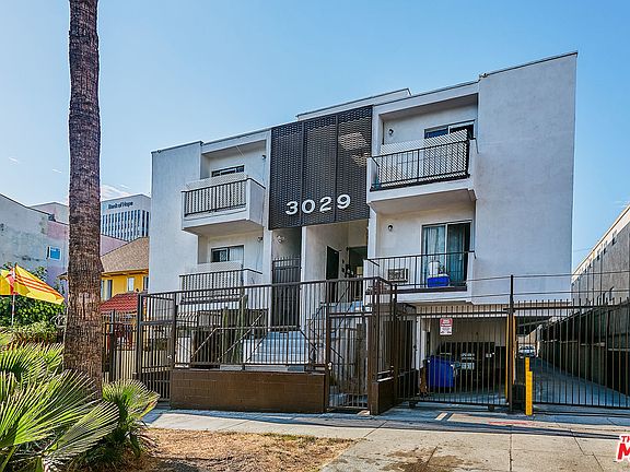 4th image of 3029 Leeward Ave