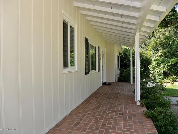 3rd image of 4441 Oakwood Ave