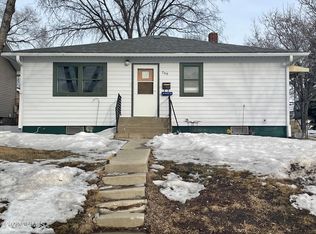 709 10th Ave SE, Jamestown, ND 58401