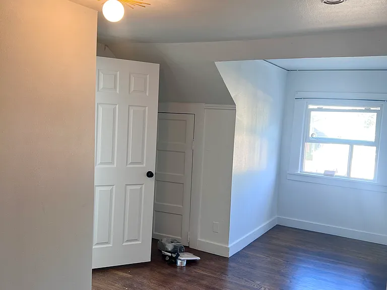 315 NE 66th Ave — Photo 11