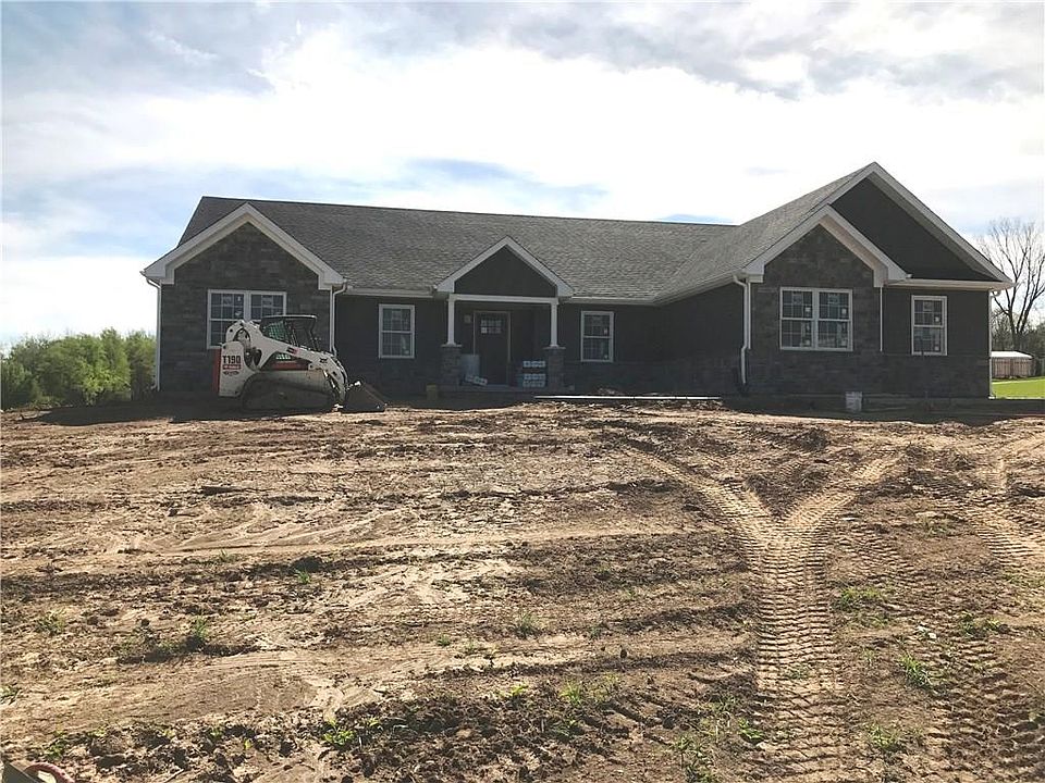 1st image of 712 S Golf Blvd
