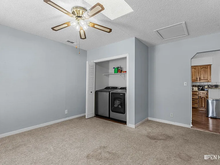 2810 Fleming Rd — Photo 25
