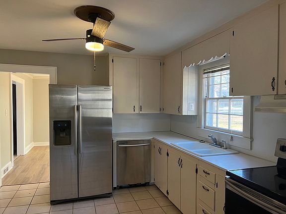 5th image of 403 Woodside Dr