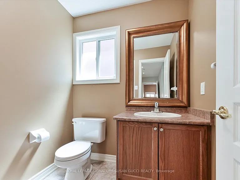 51 Landsdown Cres — Photo 13