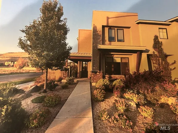 4210 E Parkcenter Blvd, Boise, ID 83716