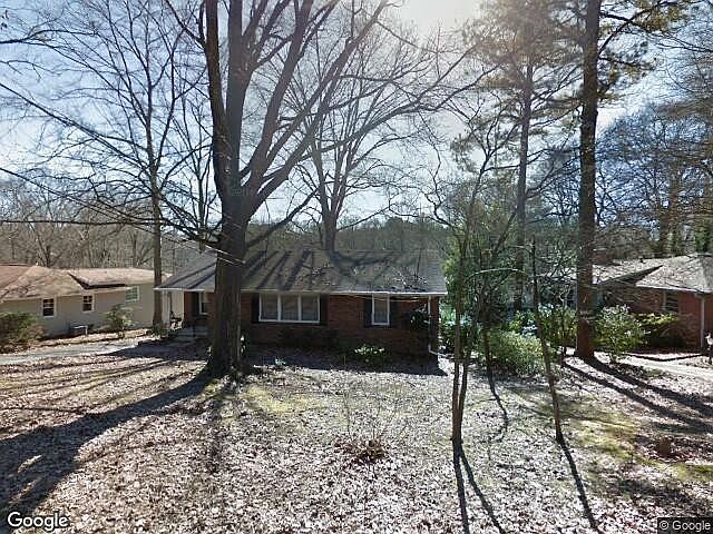 1st image of 830 Pinehill Dr SE