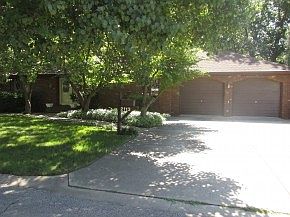 3rd image of 2113 Meadowlake Dr
