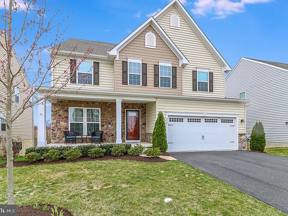 2nd image of 212 Parker Dr