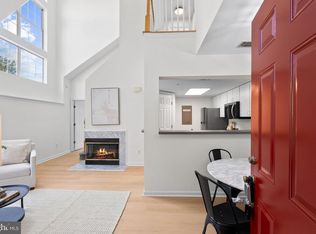 921 Hillside Lake Ter APT 308, Gaithersburg, MD 20878