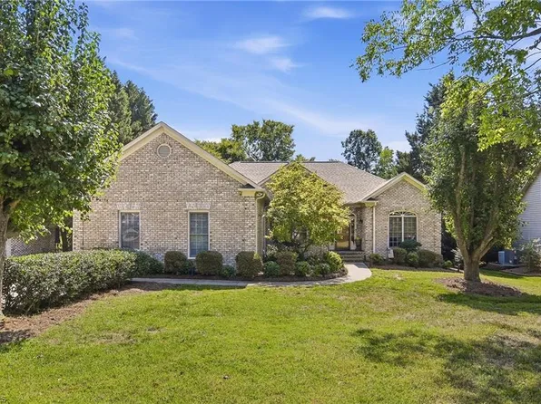 4247 Wayne Rd, Greensboro, NC 27407