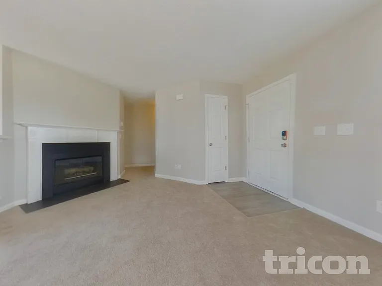 119 W Waverly Place Ct — Photo 3