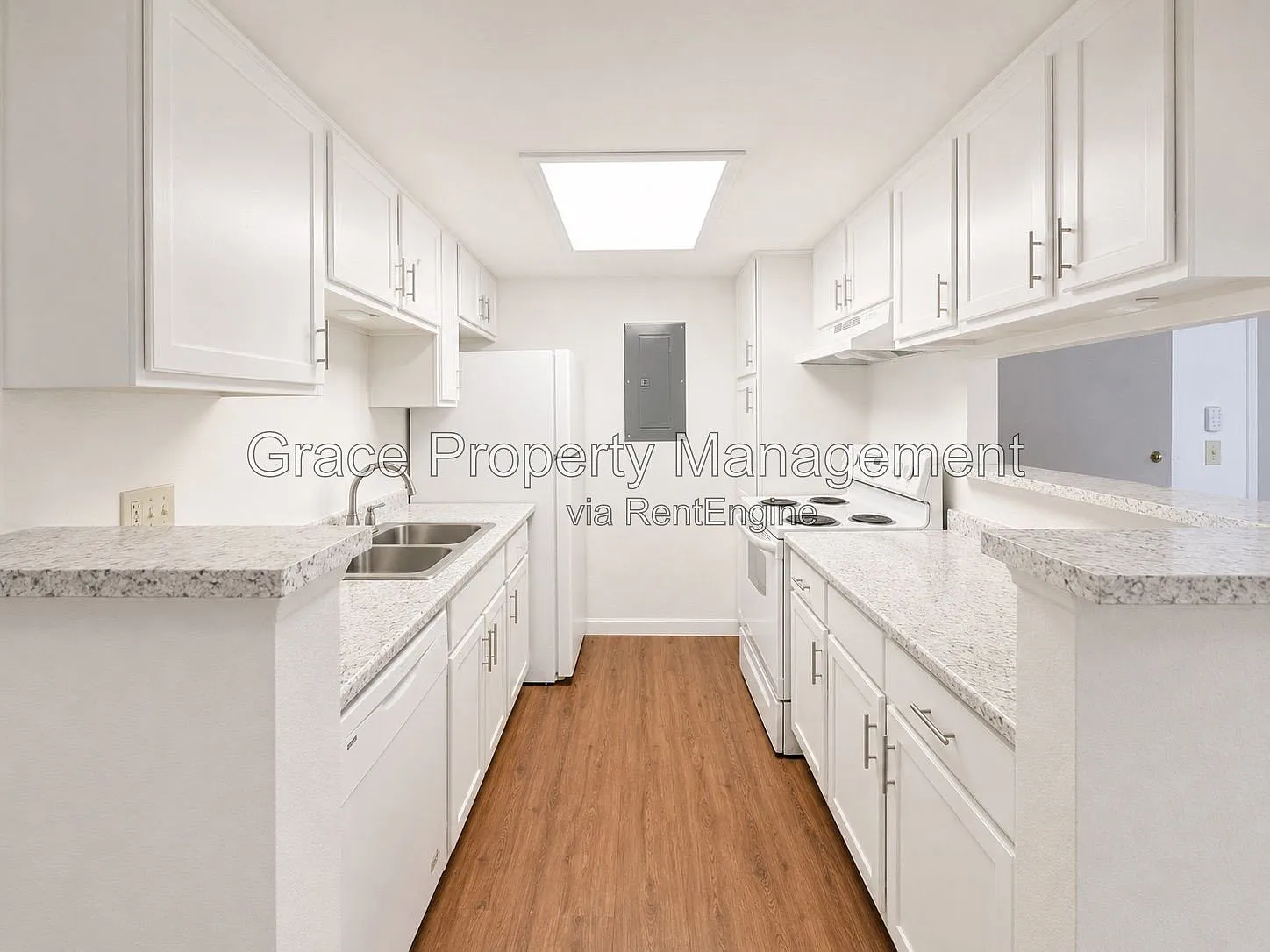 3 bed, 2.0 bath, 1177 sqft, $2,000 — Photo 3