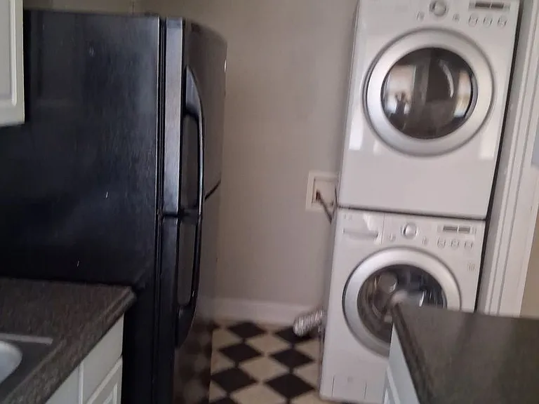 415 Belgravia Ct — Photo 25