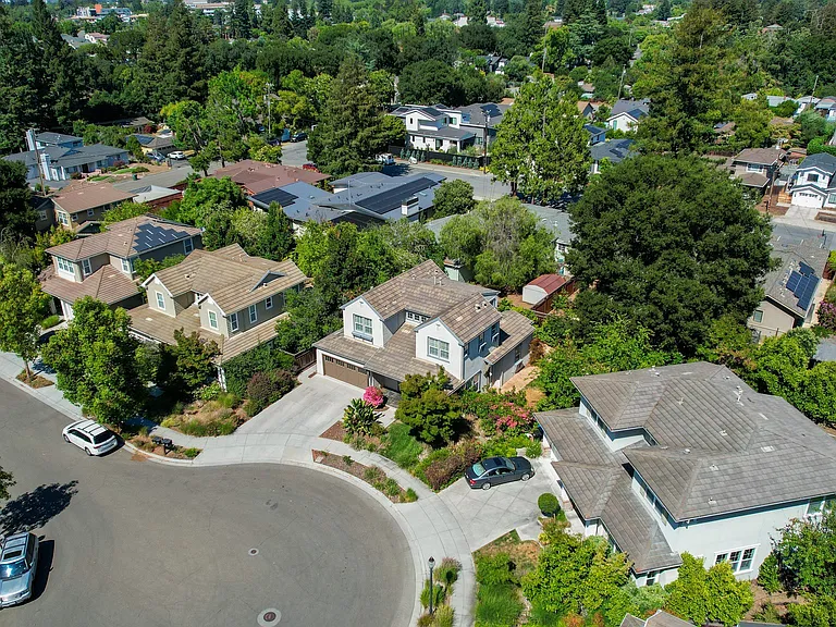 Drone Cul-de-sac view