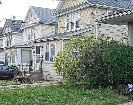2nd image of 22135 Edmore Ave