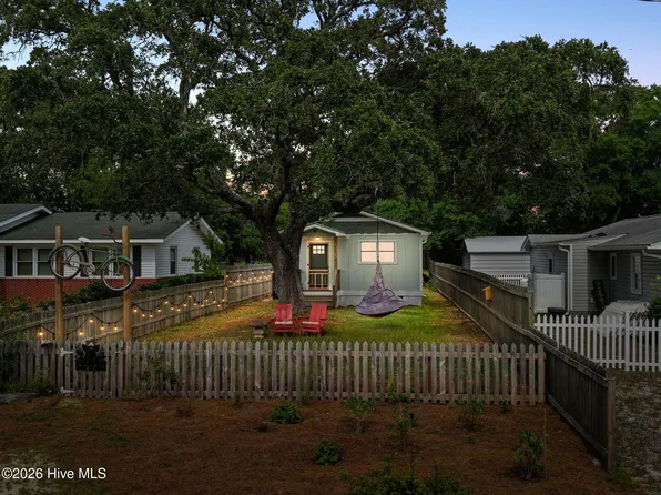 908 N Lord Street, Southport, NC 28461